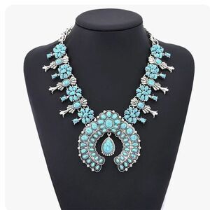 Western Turquoise Stone Statement Necklace and Earring Set New